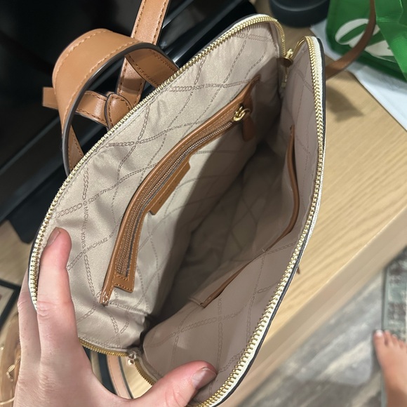 micheal kors rhea medium slim backpack - Picture 2 of 3